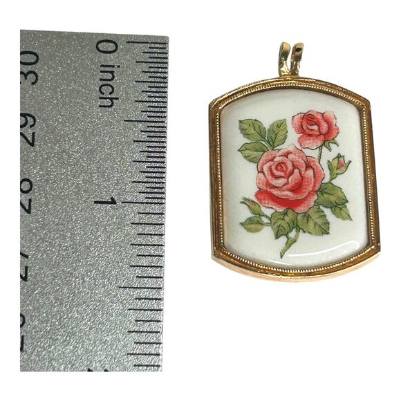 Avon June Rose Pendant Floral Heritage Collection 1980s Gold Tone Metal Frame - Picture 3 of 4